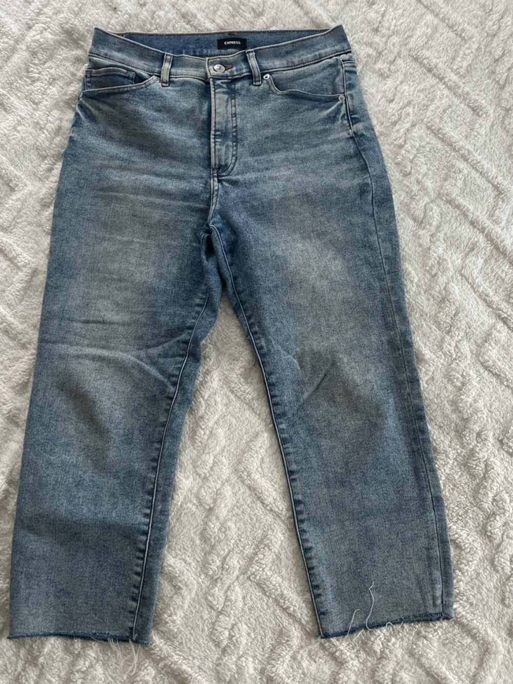 Express Men’s Slim Straight Jeans in Light Blue Wash